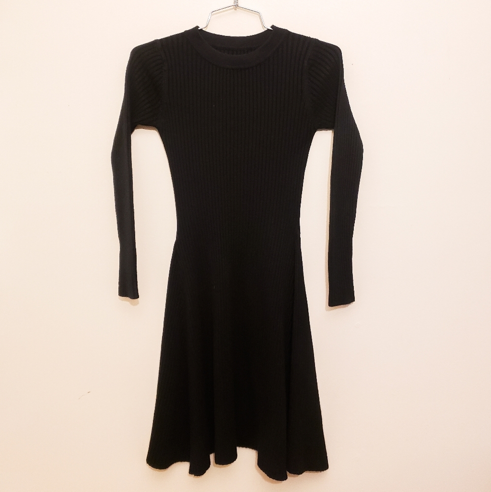 Size S-M Black ribbed long sleeve flare dress